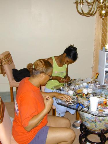  Kelly and Titrena making jewelry